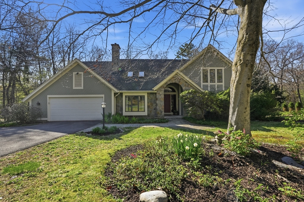 28 Trillium Way, Amherst, Massachusetts, 4 Bedrooms Bedrooms, 10 Rooms Rooms,3.5 BathroomsBathrooms,Residential,For Sale,Trillium Way,73512708
