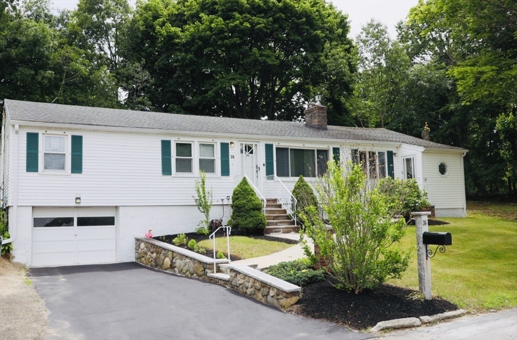 36 Mary Lou St, Methuen, Massachusetts, 3 Bedrooms Bedrooms, 7 Rooms Rooms,2.5 BathroomsBathrooms,Residential,For Sale,Mary Lou St,73542303