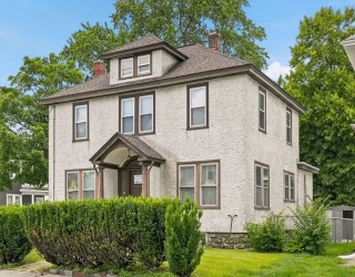 16 Brown Street, Methuen, Massachusetts, 4 Bedrooms Bedrooms, 9 Rooms Rooms,1.5 BathroomsBathrooms,Residential,For Sale,Brown Street,73542305