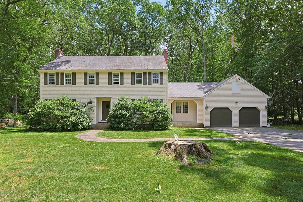 12 Carriage Drive, Lexington, Massachusetts, 4 Bedrooms Bedrooms, 9 Rooms Rooms,2.5 BathroomsBathrooms,Residential Lease,For Rent,Carriage Drive,73542326