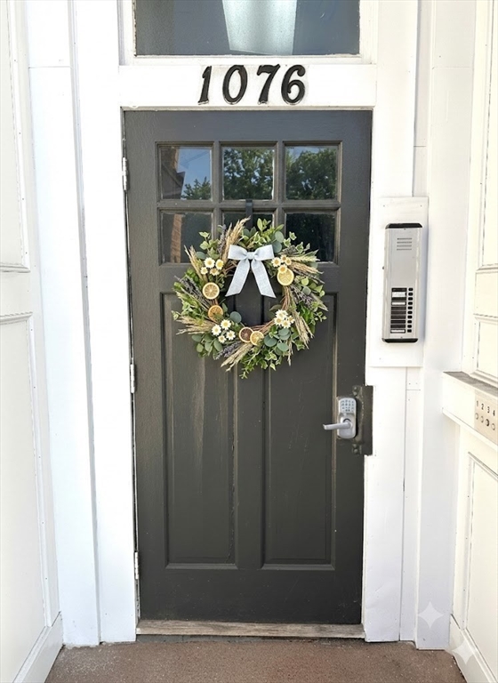 1076 Washington Street, Norwood, Massachusetts, 1 Bedroom Bedrooms, 3 Rooms Rooms,1 BathroomBathrooms,Residential Lease,For Rent,Washington Street,73542328