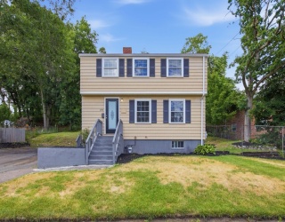 270 Cambridge Rd, Woburn, Massachusetts, 4 Bedrooms Bedrooms, 6 Rooms Rooms,1.5 BathroomsBathrooms,Residential,For Sale,Cambridge Rd,73542314