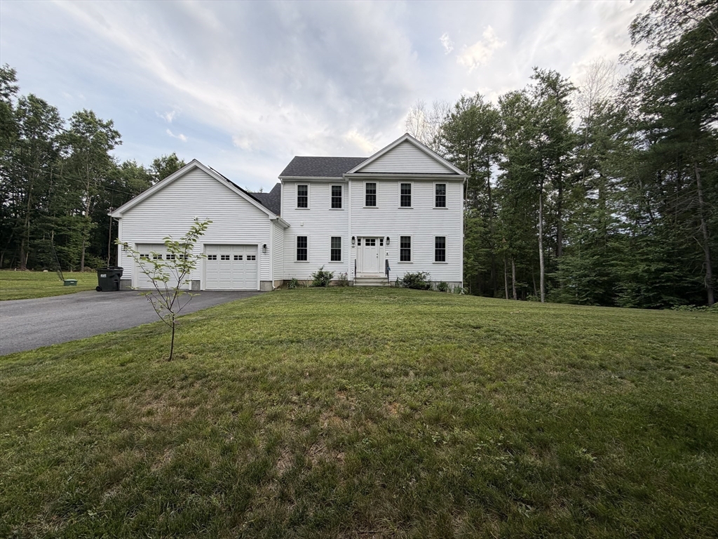 203 Albee Rd, Uxbridge, Massachusetts, 4 Bedrooms Bedrooms, 8 Rooms Rooms,3 BathroomsBathrooms,Residential,For Sale,Albee Rd,73539385