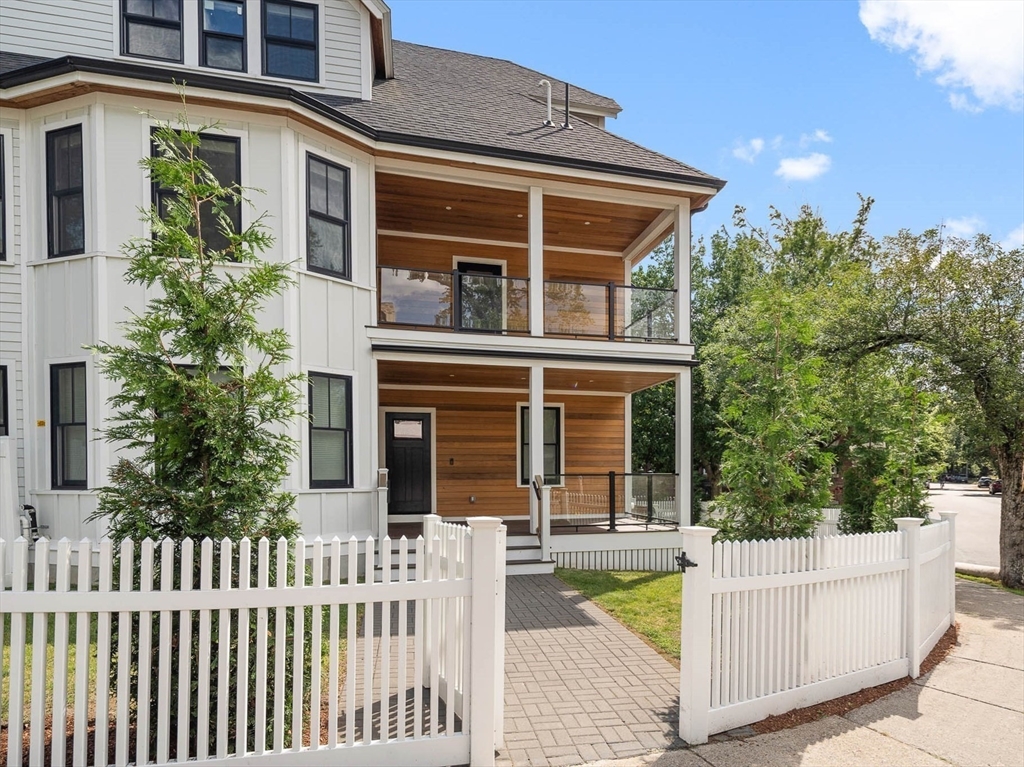 177 Thorndike St, Brookline, Massachusetts, 4 Bedrooms Bedrooms, 8 Rooms Rooms,4.5 BathroomsBathrooms,Residential,For Sale,Thorndike St,73542360