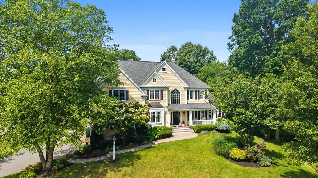 11 Tappan Way, Lynnfield, Massachusetts, 4 Bedrooms Bedrooms, 9 Rooms Rooms,3 BathroomsBathrooms,Residential,For Sale,Tappan Way,73542350