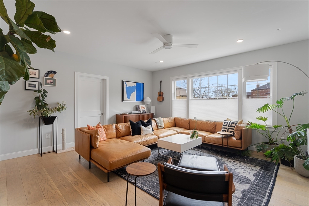 54 Pleasant St, Boston, Massachusetts, 3 Bedrooms Bedrooms, 7 Rooms Rooms,2 BathroomsBathrooms,Residential Lease,For Rent,Pleasant St,73542539