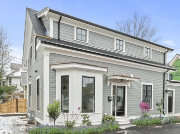 21 Pearl Street, Newton, Massachusetts, 3 Bedrooms Bedrooms, 9 Rooms Rooms,2.5 BathroomsBathrooms,Residential Lease,For Rent,Pearl Street,73542560