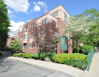 1 Watermill Place, Arlington, Massachusetts, 2 Bedrooms Bedrooms, 4 Rooms Rooms,2 BathroomsBathrooms,Residential Lease,For Rent,Watermill Place,73542562