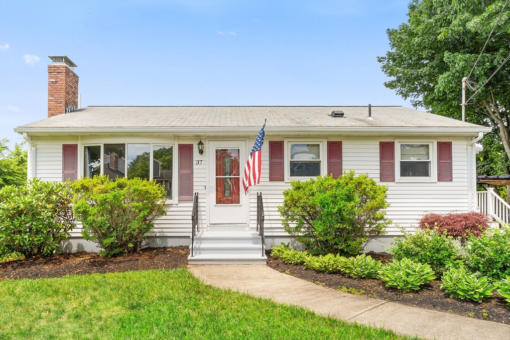 37 Angelo St, Worcester, Massachusetts, 2 Bedrooms Bedrooms, 6 Rooms Rooms,2 BathroomsBathrooms,Residential,For Sale,Angelo St,73542384