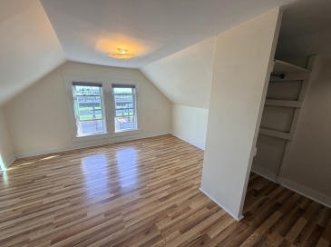 543 Broadway, Somerville, Massachusetts, 2 Bedrooms Bedrooms, 5 Rooms Rooms,1 BathroomBathrooms,Residential Lease,For Rent,Broadway,73542379