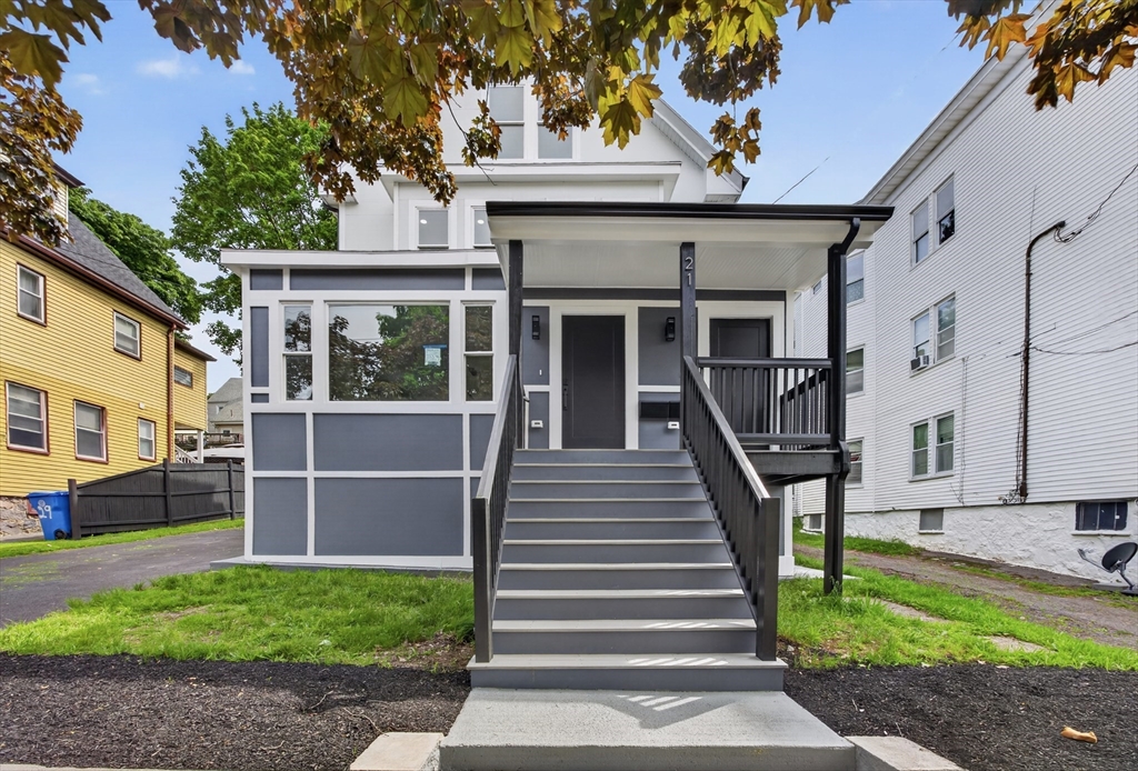 21 Hutchinson Street, Winthrop, Massachusetts, 2 Bedrooms Bedrooms, 4 Rooms Rooms,2.5 BathroomsBathrooms,Residential,For Sale,Hutchinson Street,73542537