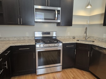 319 Spruce St, Chelsea, Massachusetts, 1 Bedroom Bedrooms, 2 Rooms Rooms,1 BathroomBathrooms,Residential Lease,For Rent,Spruce St,73530720