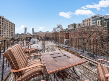 102 E Brookline, Boston, Massachusetts, 2 Bedrooms Bedrooms, 4 Rooms Rooms,1 BathroomBathrooms,Residential Lease,For Rent,E Brookline,73514487