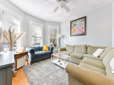 748 E 3rd, Boston, Massachusetts, 3 Bedrooms Bedrooms, 5 Rooms Rooms,1 BathroomBathrooms,Residential Lease,For Rent,E 3rd,73530614