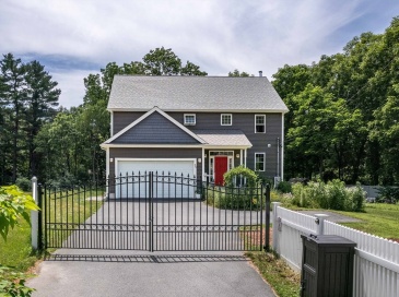 35 Milford Street, Medway, Massachusetts, 3 Bedrooms Bedrooms, 9 Rooms Rooms,2.5 BathroomsBathrooms,Residential,For Sale,Milford Street,73542586