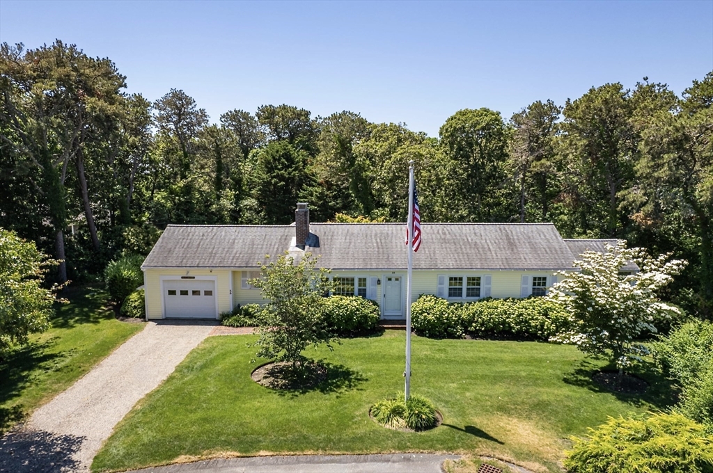 35 Oakridge Cir, Chatham, Massachusetts, 3 Bedrooms Bedrooms, 5 Rooms Rooms,1.5 BathroomsBathrooms,Residential,For Sale,Oakridge Cir,73542461