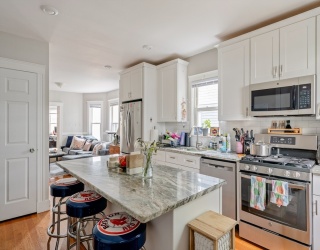 124 Pearson Rd, Somerville, Massachusetts, 2 Bedrooms Bedrooms, 4 Rooms Rooms,1.5 BathroomsBathrooms,Residential Lease,For Rent,Pearson Rd,73542478
