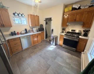19 Berkeley St, Somerville, Massachusetts, 3 Bedrooms Bedrooms, 5 Rooms Rooms,2 BathroomsBathrooms,Residential Lease,For Rent,Berkeley St,73542489