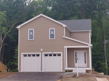 16B Crownshield, Uxbridge, Massachusetts, 4 Bedrooms Bedrooms, 8 Rooms Rooms,2.5 BathroomsBathrooms,Residential,For Sale,Crownshield,73496694