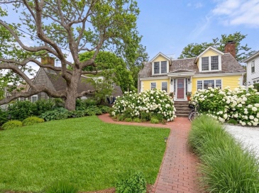 558 Commercial St, Provincetown, Massachusetts, 4 Bedrooms Bedrooms, 11 Rooms Rooms,4 BathroomsBathrooms,Residential,For Sale,Commercial St,73542505