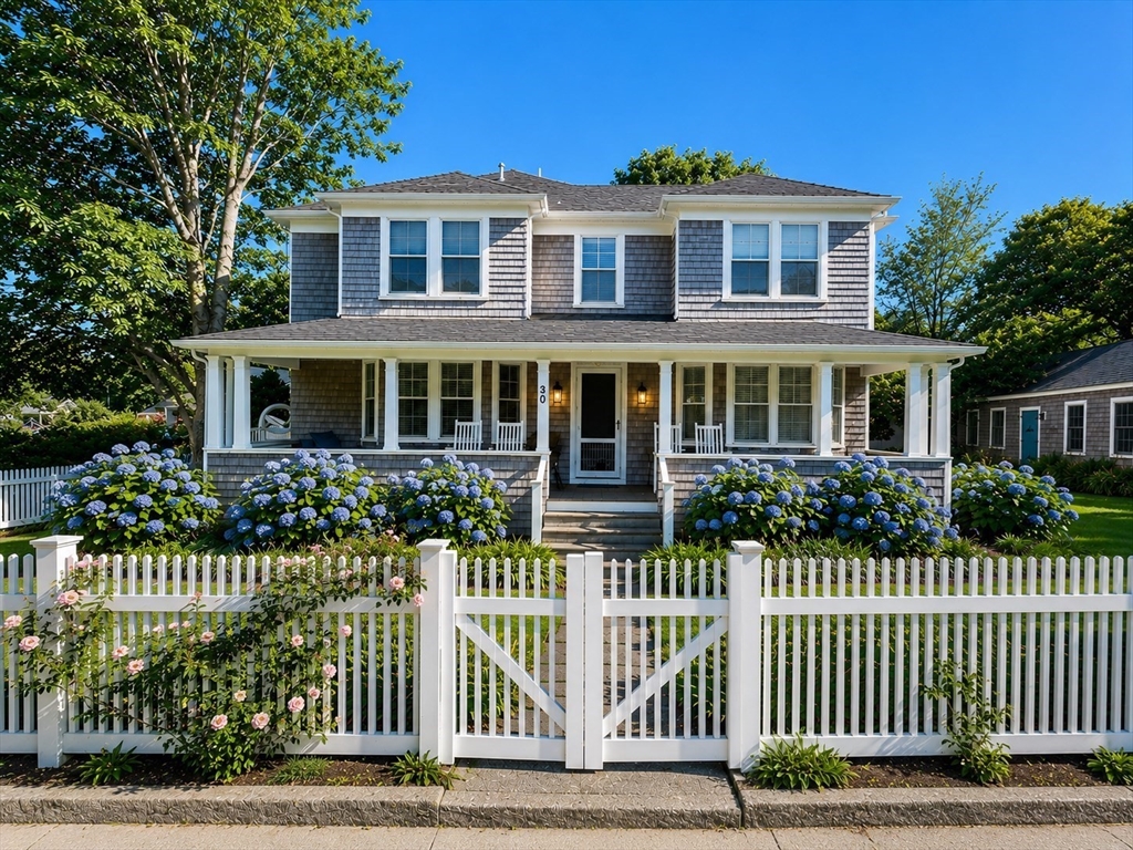 30 Daggett Avenue, Tisbury, Massachusetts, 4 Bedrooms Bedrooms, 12 Rooms Rooms,2.5 BathroomsBathrooms,Residential,For Sale,Daggett Avenue,73542433