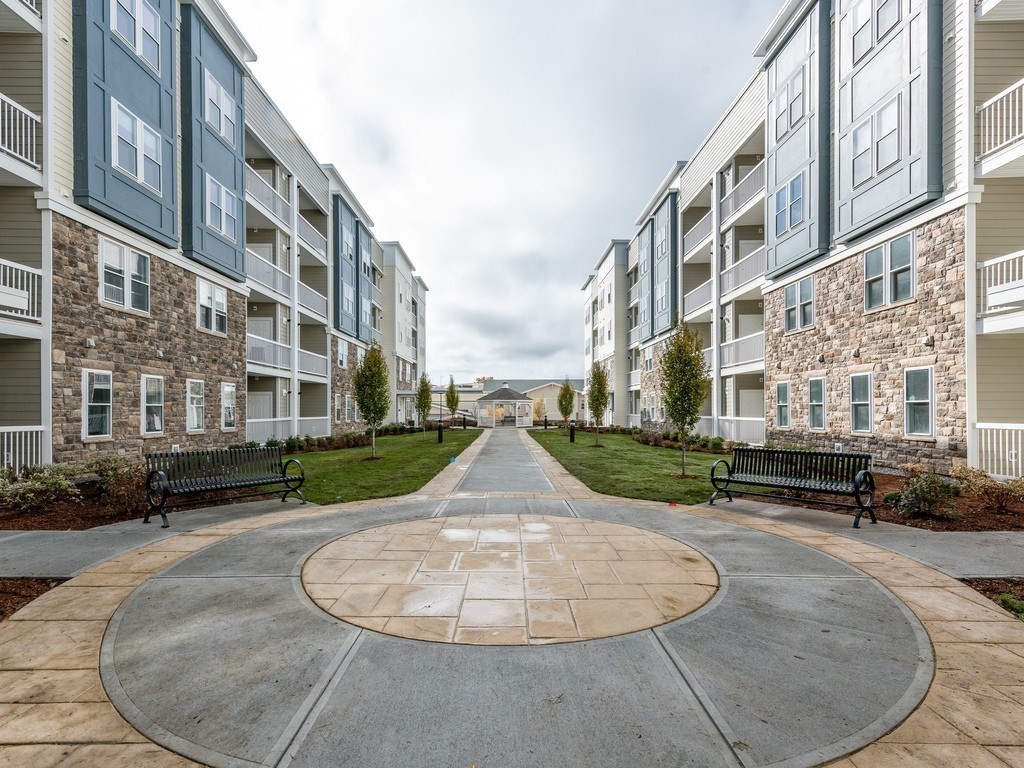 130 University Ave, Westwood, Massachusetts, 1 Bedroom Bedrooms, 4 Rooms Rooms,1 BathroomBathrooms,Residential Lease,For Rent,University Ave,73542346