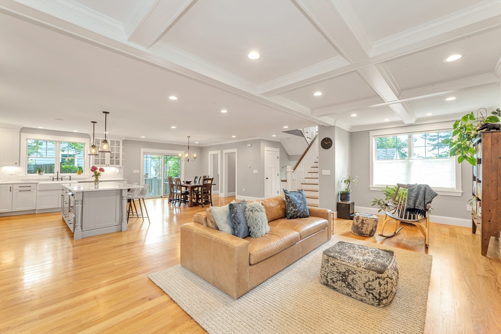 11 Chase Ave, Lexington, Massachusetts, 5 Bedrooms Bedrooms, 14 Rooms Rooms,4.5 BathroomsBathrooms,Residential Lease,For Rent,Chase Ave,73542516