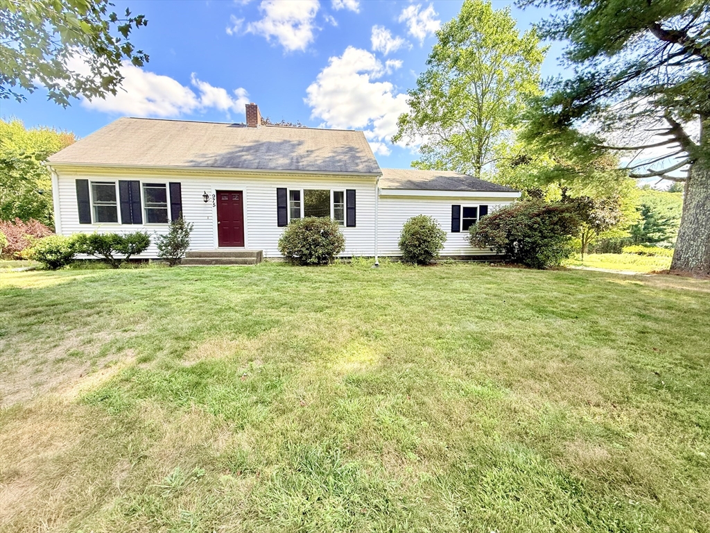 975 S Main St, Bellingham, Massachusetts, 3 Bedrooms Bedrooms, 8 Rooms Rooms,2 BathroomsBathrooms,Residential,For Sale,S Main St,73523321