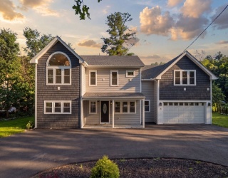 16 Old Cambridge Turnpike, Lincoln, Massachusetts, 4 Bedrooms Bedrooms, 10 Rooms Rooms,3 BathroomsBathrooms,Residential,For Sale,Old Cambridge Turnpike,73542632