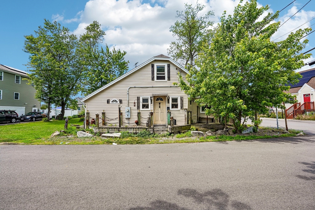 49 Ellerton St, Revere, Massachusetts, 2 Bedrooms Bedrooms, 5 Rooms Rooms,1 BathroomBathrooms,Residential,For Sale,Ellerton St,73542484