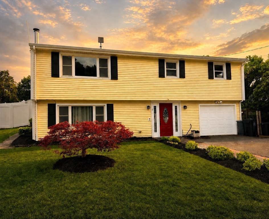 150 Coolidge St, Swansea, Massachusetts, 3 Bedrooms Bedrooms, 10 Rooms Rooms,2 BathroomsBathrooms,Residential,For Sale,Coolidge St,73542389
