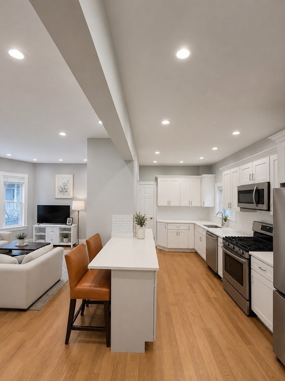 781 Columbia Rd, Boston, Massachusetts, 3 Bedrooms Bedrooms, 5 Rooms Rooms,1 BathroomBathrooms,Residential Lease,For Rent,Columbia Rd,73542613