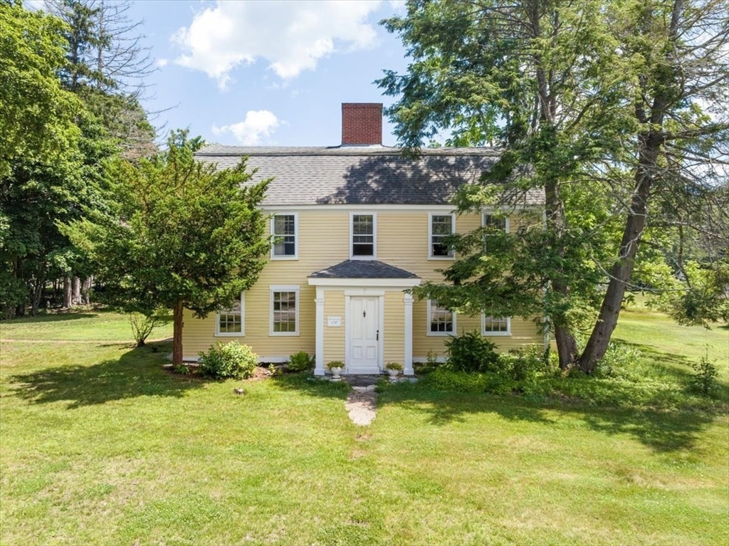 2 Elm St, Boxford, Massachusetts, 4 Bedrooms Bedrooms, 8 Rooms Rooms,3 BathroomsBathrooms,Residential,For Sale,Elm St,73542606