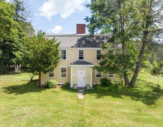 2 Elm St, Boxford, Massachusetts, 4 Bedrooms Bedrooms, 8 Rooms Rooms,3 BathroomsBathrooms,Residential,For Sale,Elm St,73542606
