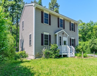 450 Canton Street, Fitchburg, Massachusetts, 3 Bedrooms Bedrooms, 5 Rooms Rooms,1.5 BathroomsBathrooms,Residential,For Sale,Canton Street,73542640
