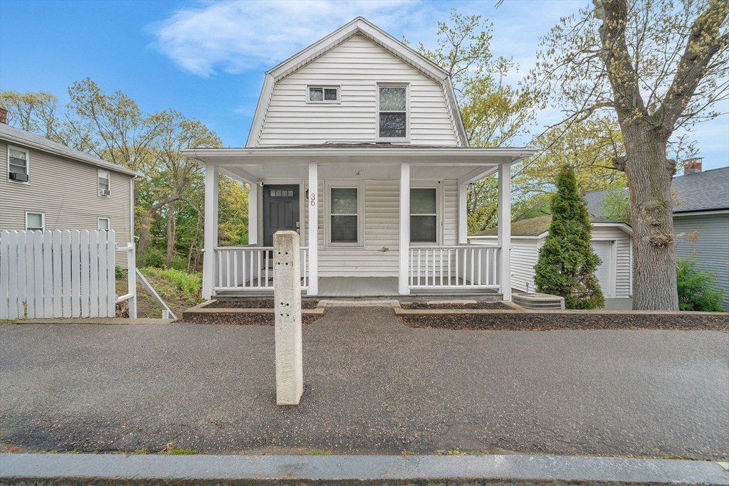 36 Palmer St, Quincy, Massachusetts, 2 Bedrooms Bedrooms, 7 Rooms Rooms,2.5 BathroomsBathrooms,Residential,For Sale,Palmer St,73542638