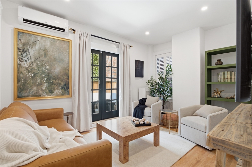 51 Revere St, Boston, Massachusetts, 1 Bedroom Bedrooms, 4 Rooms Rooms,1 BathroomBathrooms,Residential,For Sale,Revere St,73542652