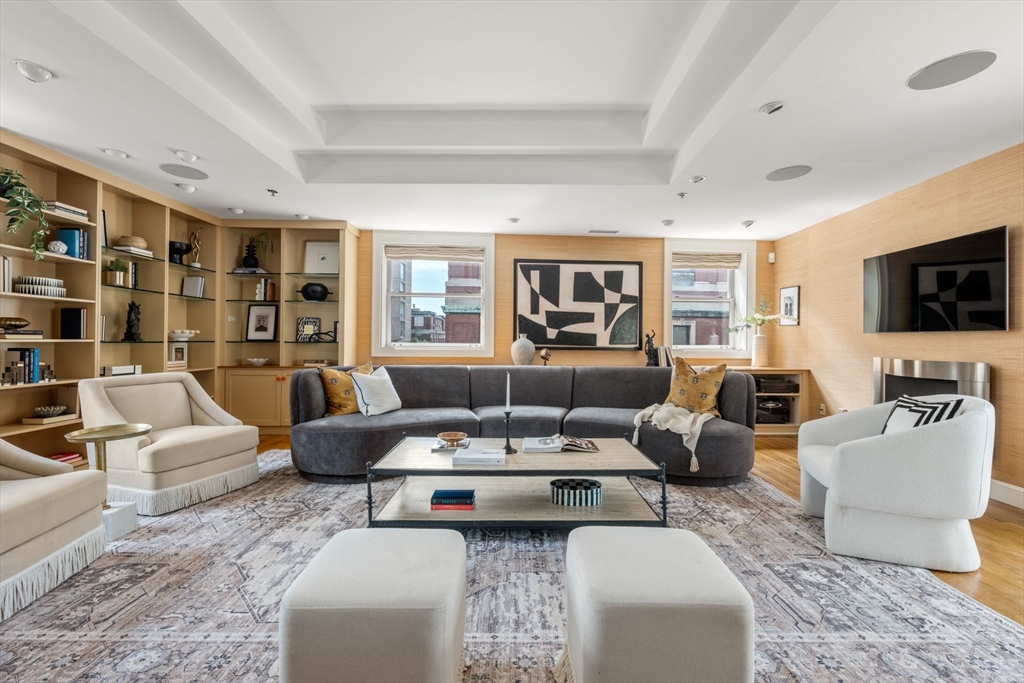57 E Concord St, Boston, Massachusetts, 2 Bedrooms Bedrooms, 1 Room Rooms,2 BathroomsBathrooms,Residential,For Sale,E Concord St,73542395