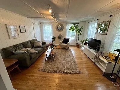 18 Tremont St., Cambridge, Massachusetts, 2 Bedrooms Bedrooms, 4 Rooms Rooms,1 BathroomBathrooms,Residential Lease,For Rent,Tremont St.,73542678