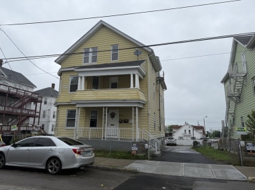 220 Osborn Street, Fall River, Massachusetts, 3 Bedrooms Bedrooms, 6 Rooms Rooms,1 BathroomBathrooms,Residential Lease,For Rent,Osborn Street,73542679
