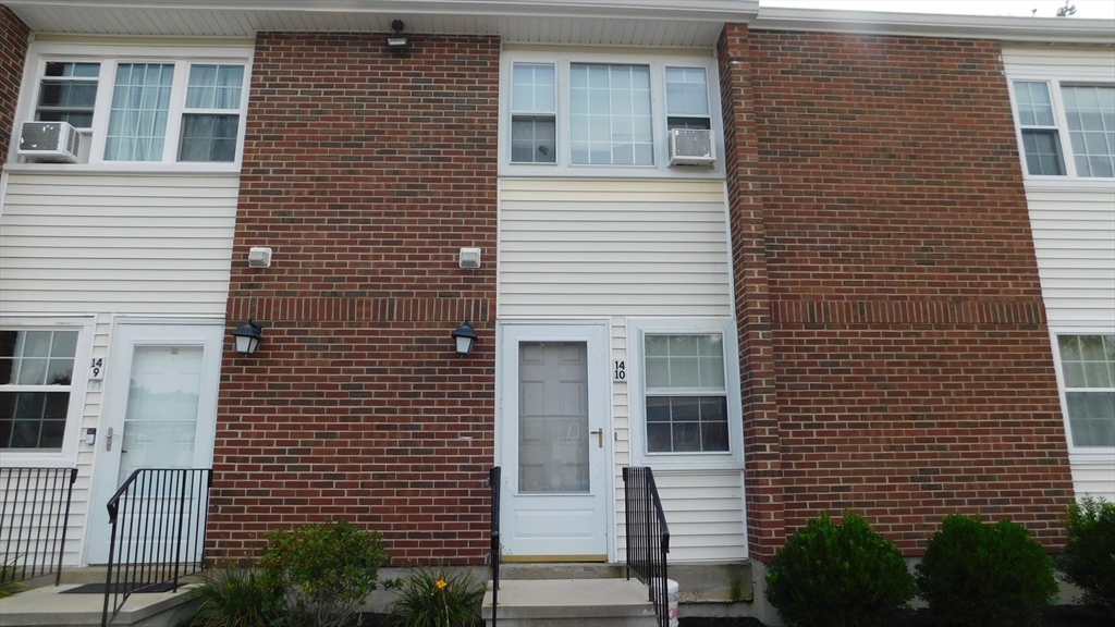 41 Foundry St, Easton, Massachusetts, 2 Bedrooms Bedrooms, 4 Rooms Rooms,1.5 BathroomsBathrooms,Residential Lease,For Rent,Foundry St,73526281