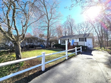 595 South St, Holbrook, Massachusetts, 2 Bedrooms Bedrooms, 4 Rooms Rooms,1 BathroomBathrooms,Residential Lease,For Rent,South St,73520813 595 South St, Holbrook, Massachusetts, 2 Bedrooms Bedrooms, 4 Rooms Rooms,1 BathroomBathrooms,Residential Lease,For Rent,South St,73520813
