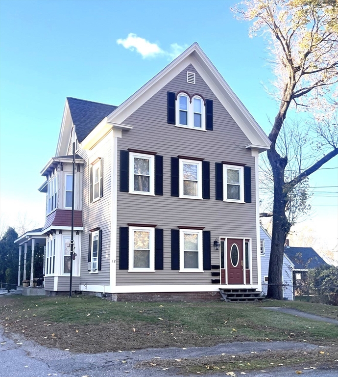 12 Myrtle Street, Middleboro, Massachusetts, 2 Bedrooms Bedrooms, 6 Rooms Rooms,1 BathroomBathrooms,Residential Lease,For Rent,Myrtle Street,73515832