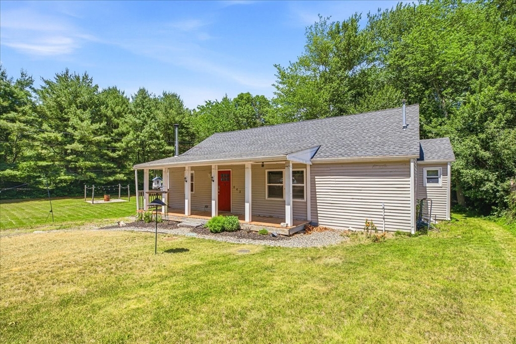 243 Maquan St, Hanson, Massachusetts, 2 Bedrooms Bedrooms, 5 Rooms Rooms,1 BathroomBathrooms,Residential,For Sale,Maquan St,73538194