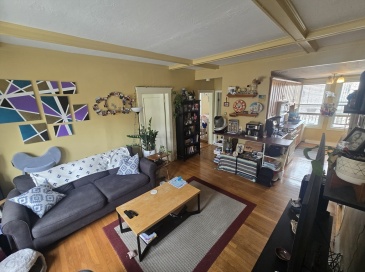 1714 Commonwealth Ave, Boston, Massachusetts, 2 Bedrooms Bedrooms, 5 Rooms Rooms,1 BathroomBathrooms,Residential Lease,For Rent,Commonwealth Ave,73512905