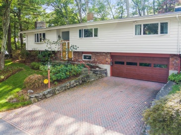 6 Nelson Drive, Brookline, Massachusetts, 4 Bedrooms Bedrooms, 10 Rooms Rooms,3 BathroomsBathrooms,Residential Lease,For Rent,Nelson Drive,73515495
