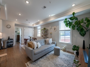 464 Sumner, Boston, Massachusetts, 3 Bedrooms Bedrooms, 6 Rooms Rooms,2 BathroomsBathrooms,Residential Lease,For Rent,Sumner,73542770