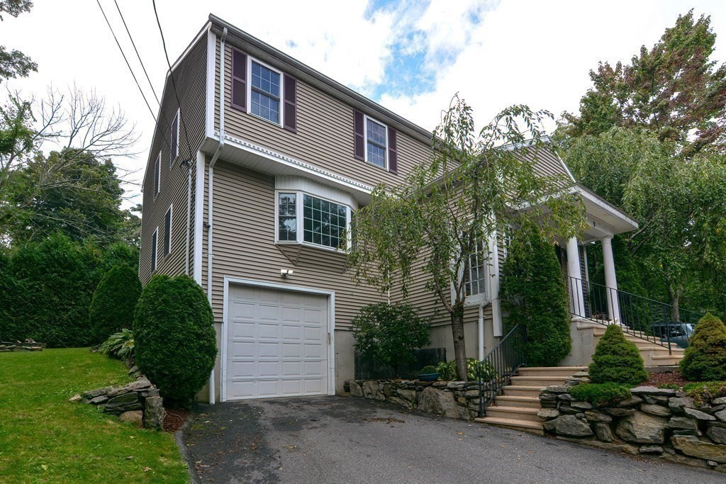 9-A Ansonia Rd, Worcester, Massachusetts, 3 Bedrooms Bedrooms, 7 Rooms Rooms,1.5 BathroomsBathrooms,Residential,For Sale,Ansonia Rd,73502937
