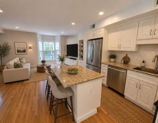 314 W 4th St, Boston, Massachusetts, 2 Bedrooms Bedrooms, 6 Rooms Rooms,2 BathroomsBathrooms,Residential Lease,For Rent,W 4th St,73542776