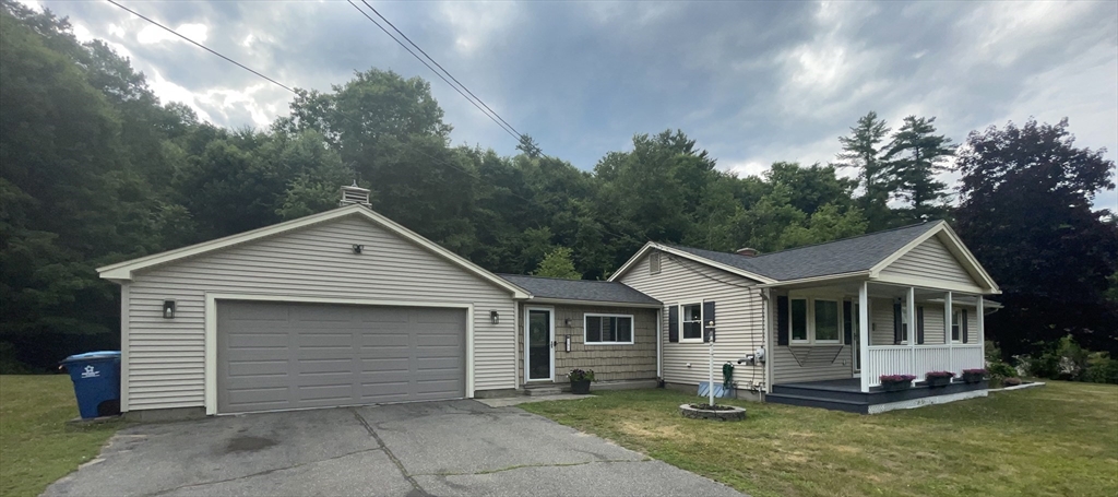 181 Stafford Road, Monson, Massachusetts, 3 Bedrooms Bedrooms, 7 Rooms Rooms,1 BathroomBathrooms,Residential,For Sale,Stafford Road,73542781